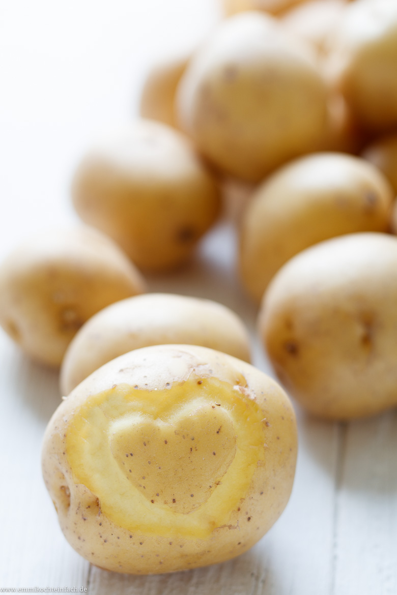 Allgäuer Kartoffelsuppe mit Möhren, Lauch und Emmentaler - www.emmikochteinfach.de